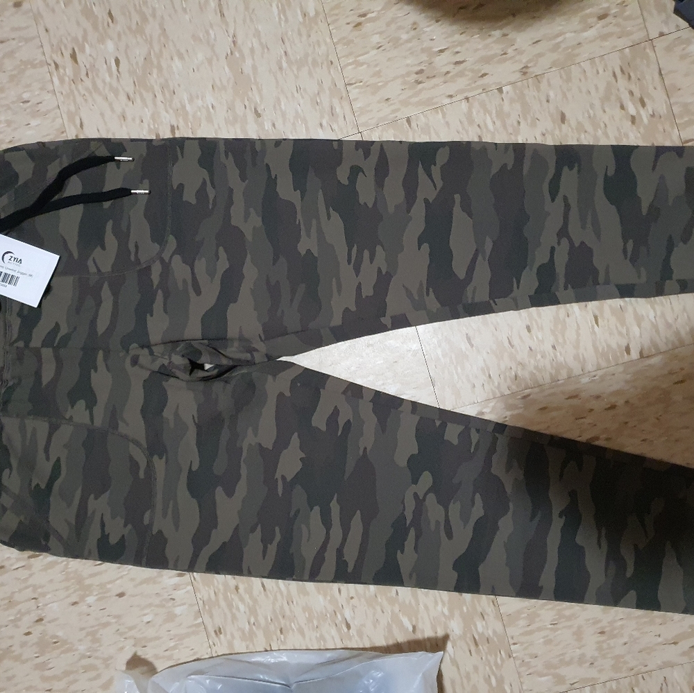Zyia leggings camo